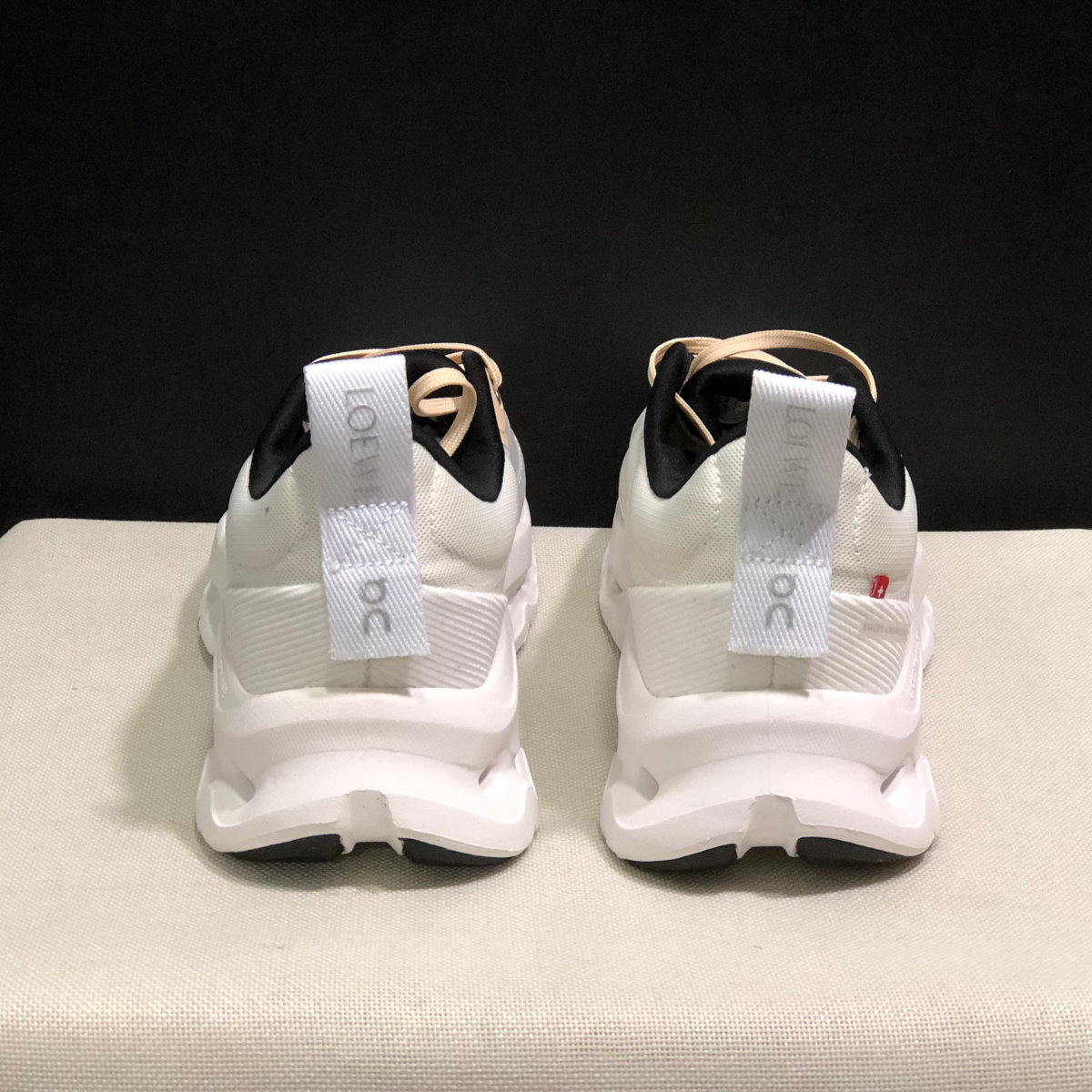 Cloudtilt Loewe - Beige