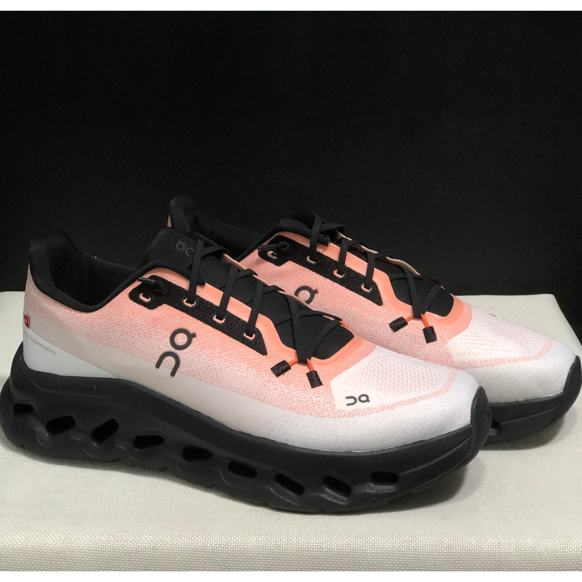 Cloudtilt - Black Peach