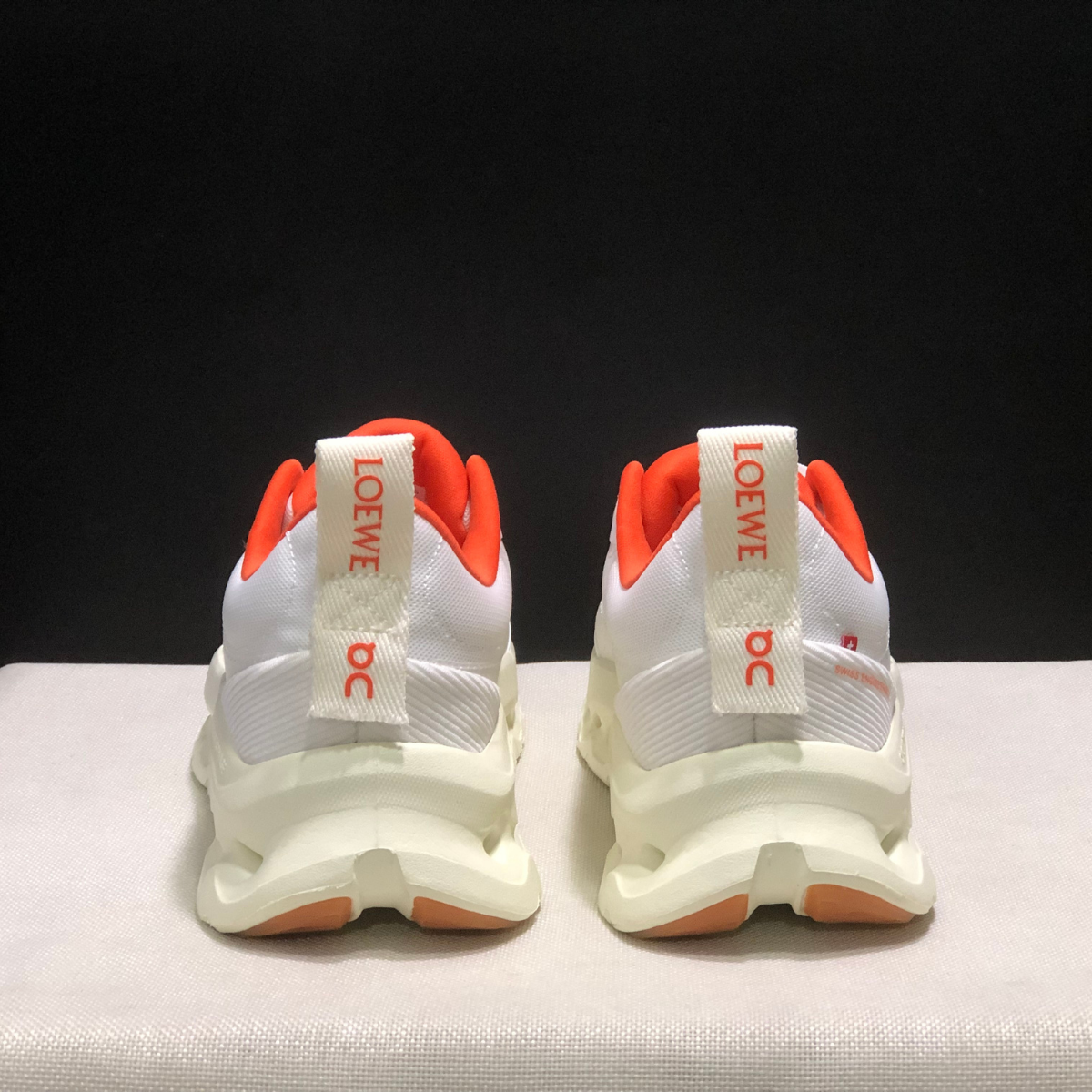 Cloudtilt Loewe - Orange