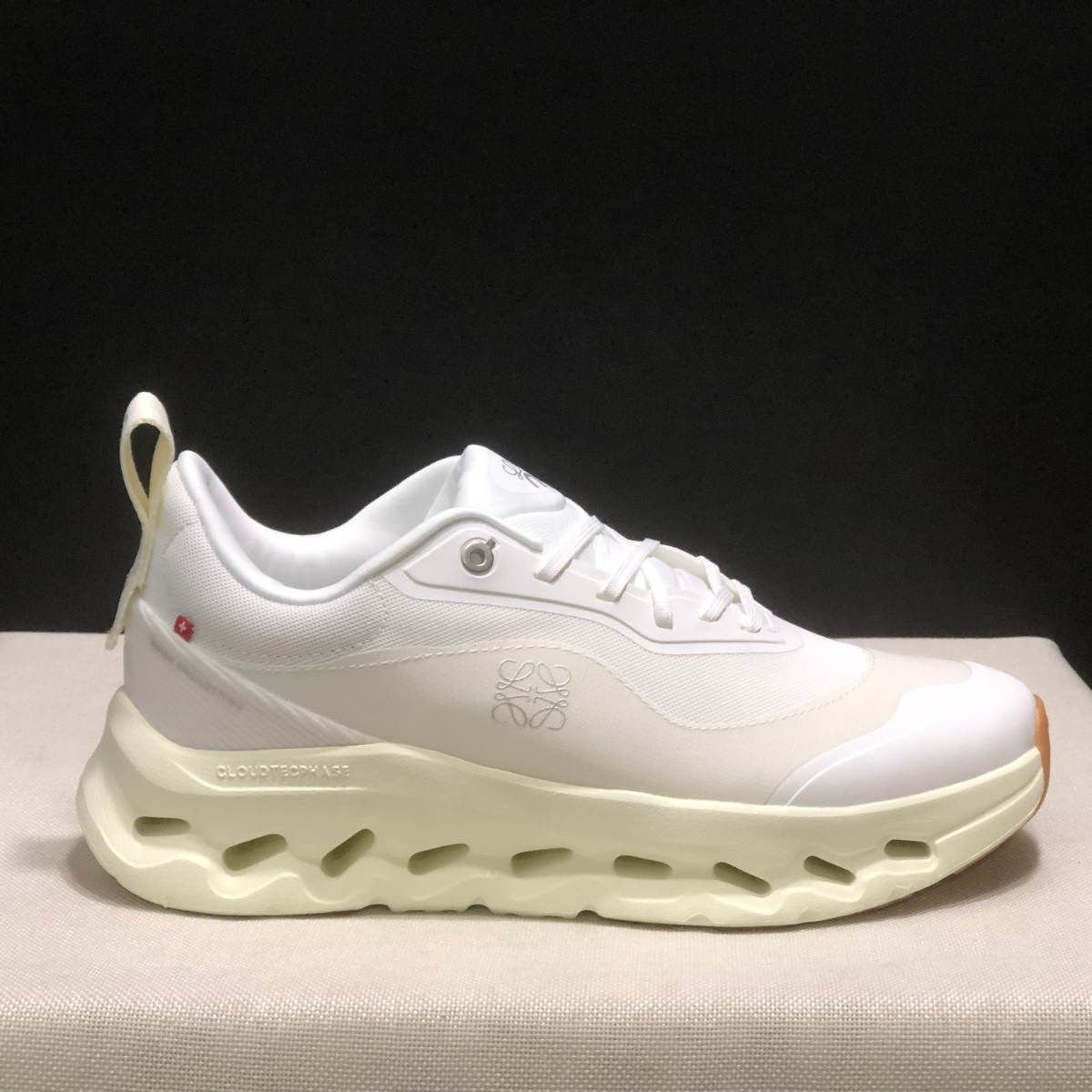 Cloudtilt × Loewe — Cloudtilt White Crème