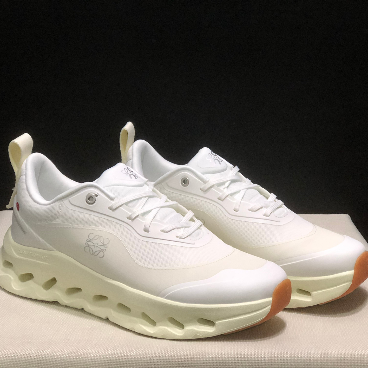 Cloudtilt × Loewe — Cloudtilt White Crème