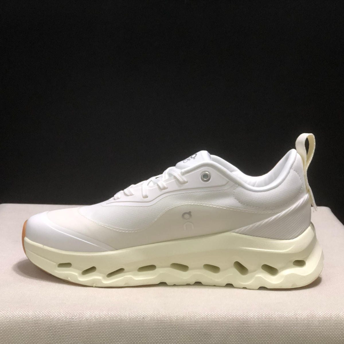 Cloudtilt × Loewe — Cloudtilt White Crème