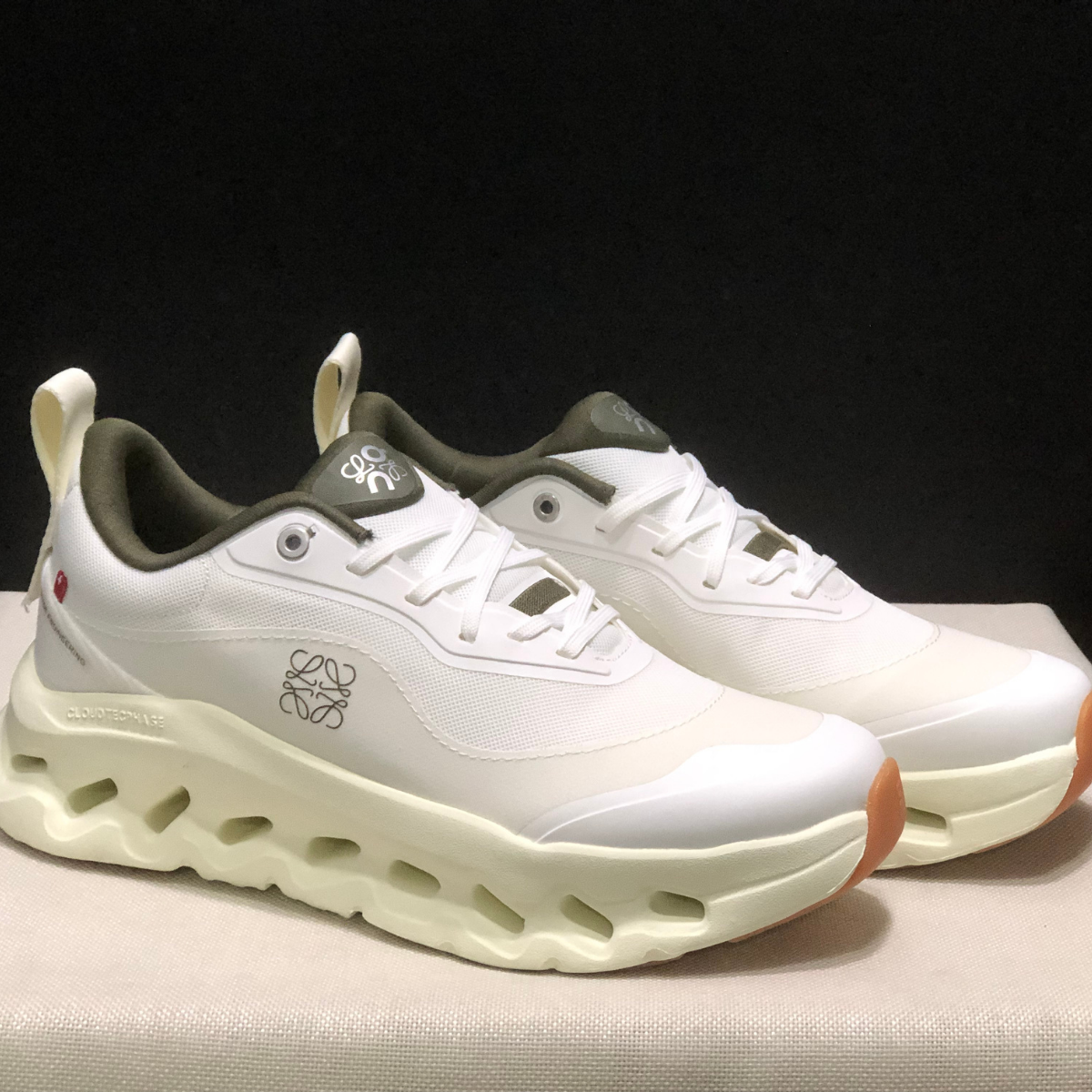 Cloudtilt × Loewe — Cloudtilt White Kaki