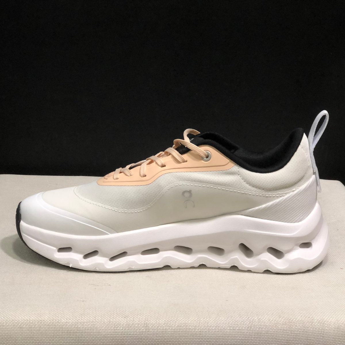 Cloudtilt Loewe - Beige