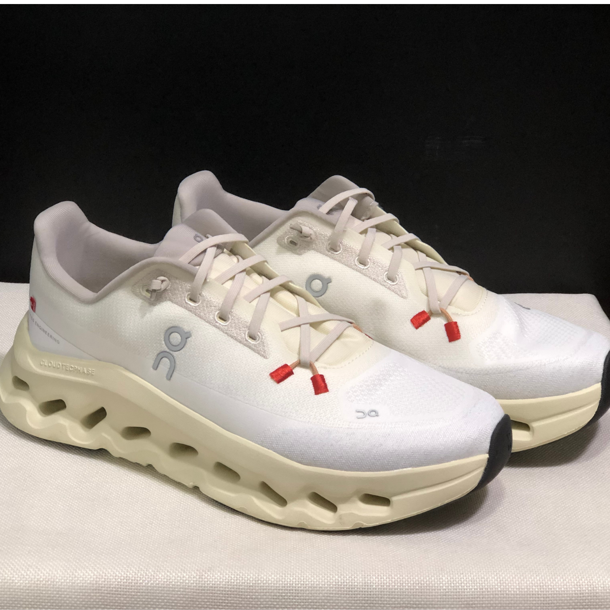 Cloudtilt - Sand Cream