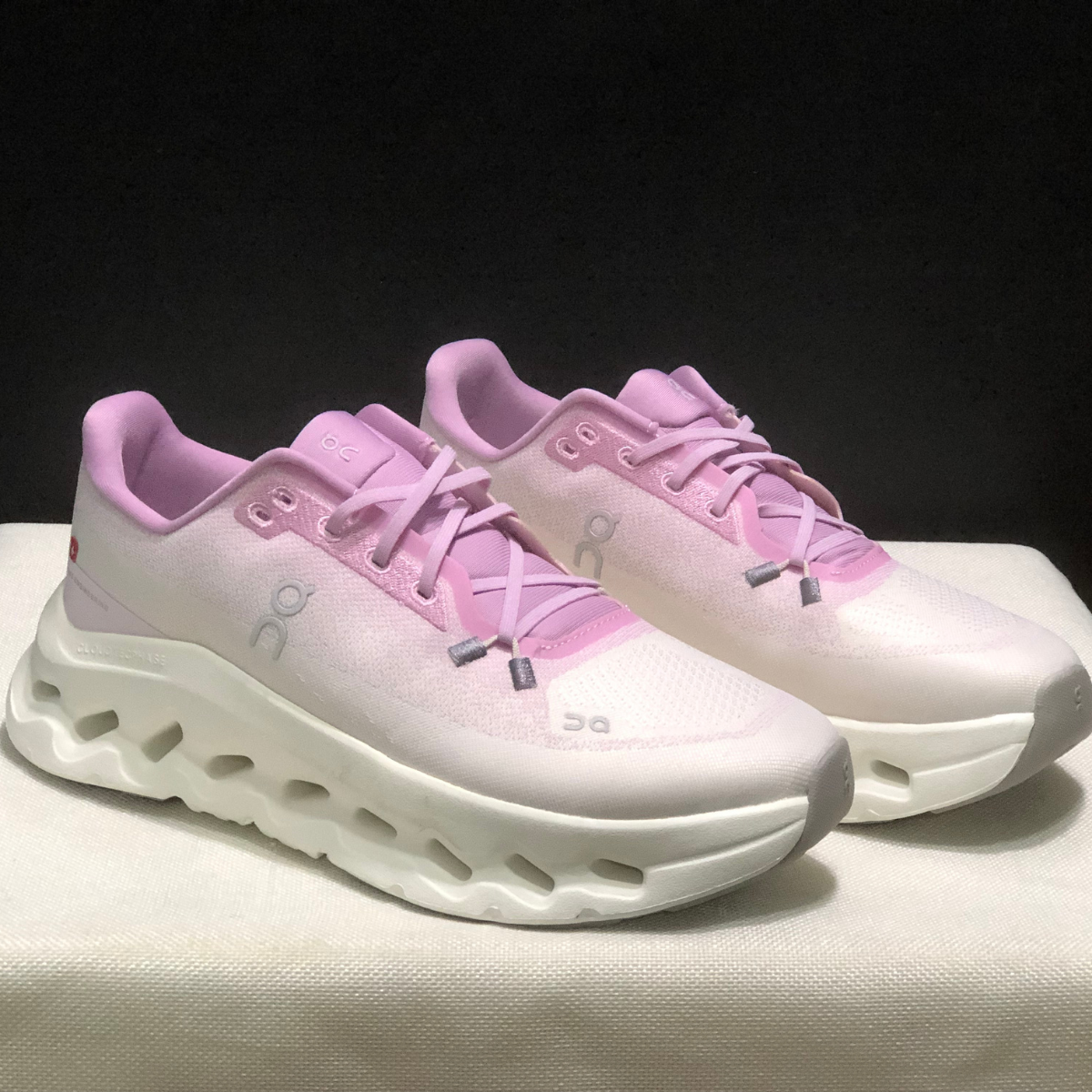 Cloudtilt - Light Pink